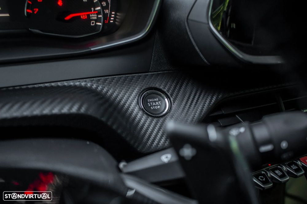 Peugeot 2008 1.2 PureTech Allure EAT8 - 22