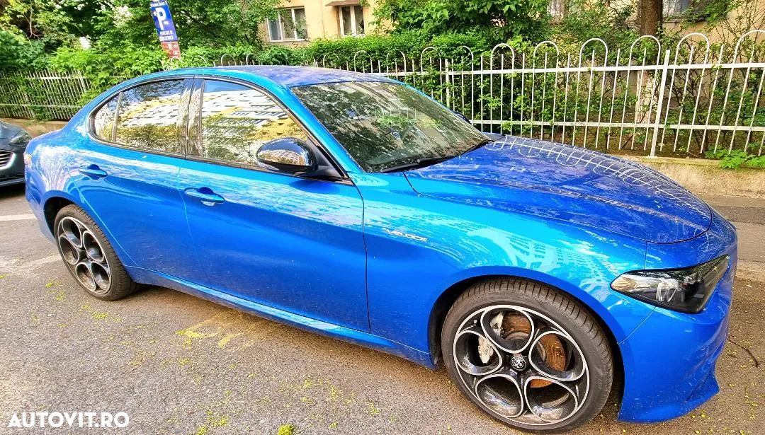 Alfa Romeo Giulia 2.0 Turbo AWD AT8 Veloce - 2