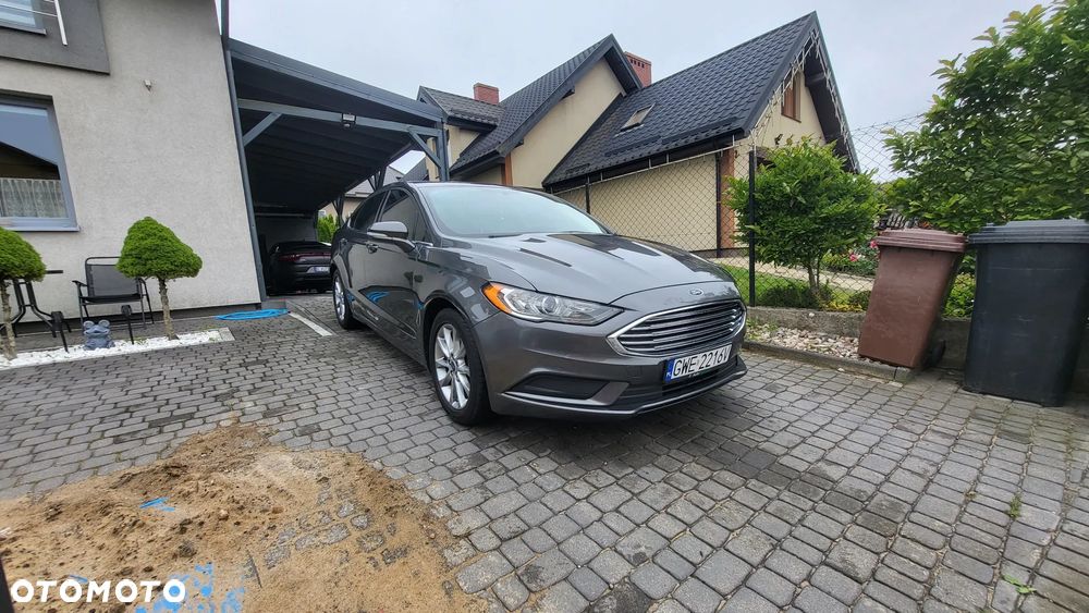 Ford Fusion - 4