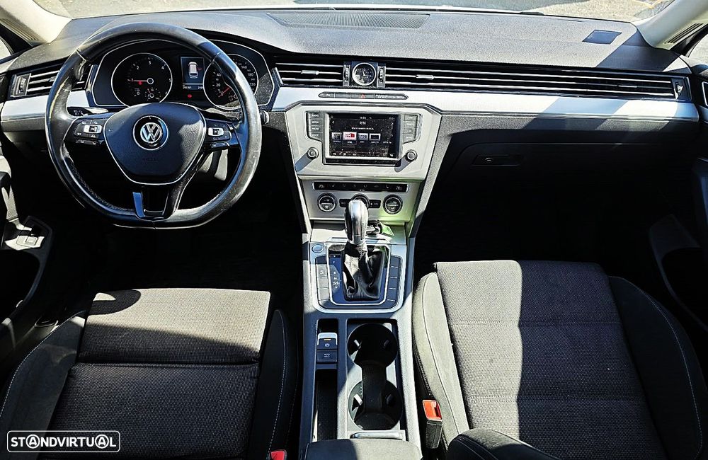 VW Passat Variant 1.6 TDI Confortline DSG - 14