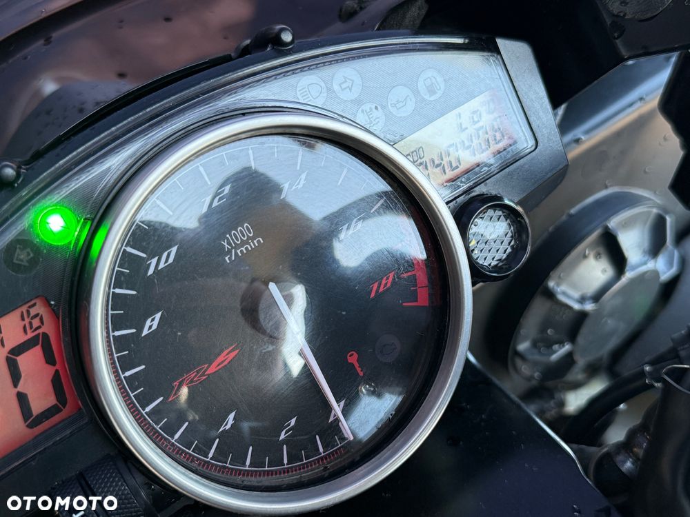 Yamaha R6 - 11