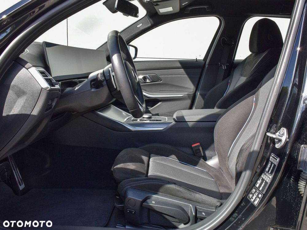 BMW Seria 3 330i xDrive M Sport - 16