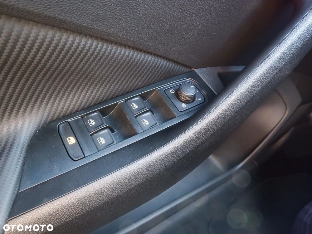 Skoda Kamiq 1.0 TSI Monte Carlo DSG - 25