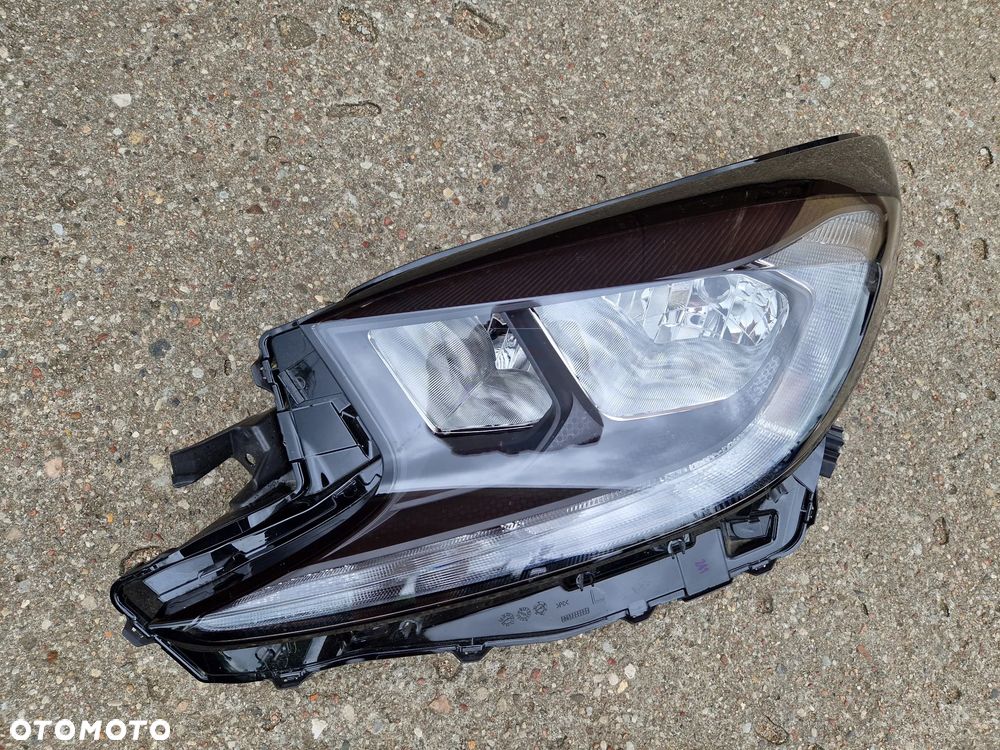 Toyota Aygo X 21- reflektor przedni lewy lampa zwykła - 1