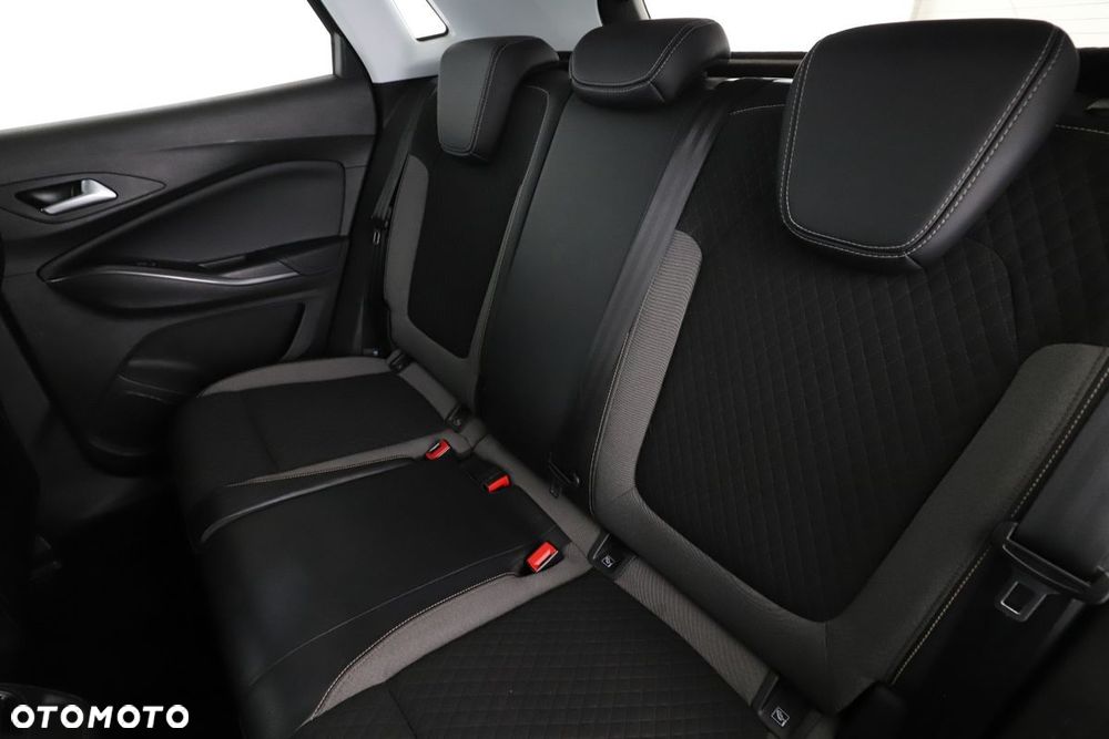 Opel Grandland X 1.2 T GPF Design Line S&S - 29