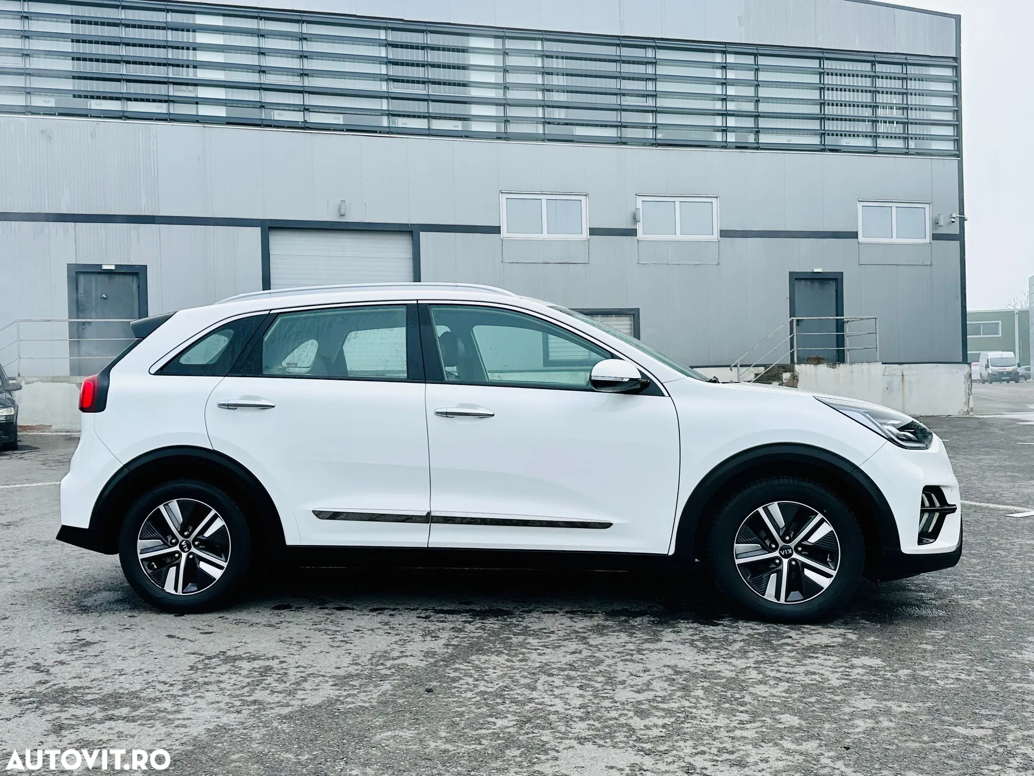 Kia Niro 1.6 GDI PHEV 2WD Aut. Vision - 16