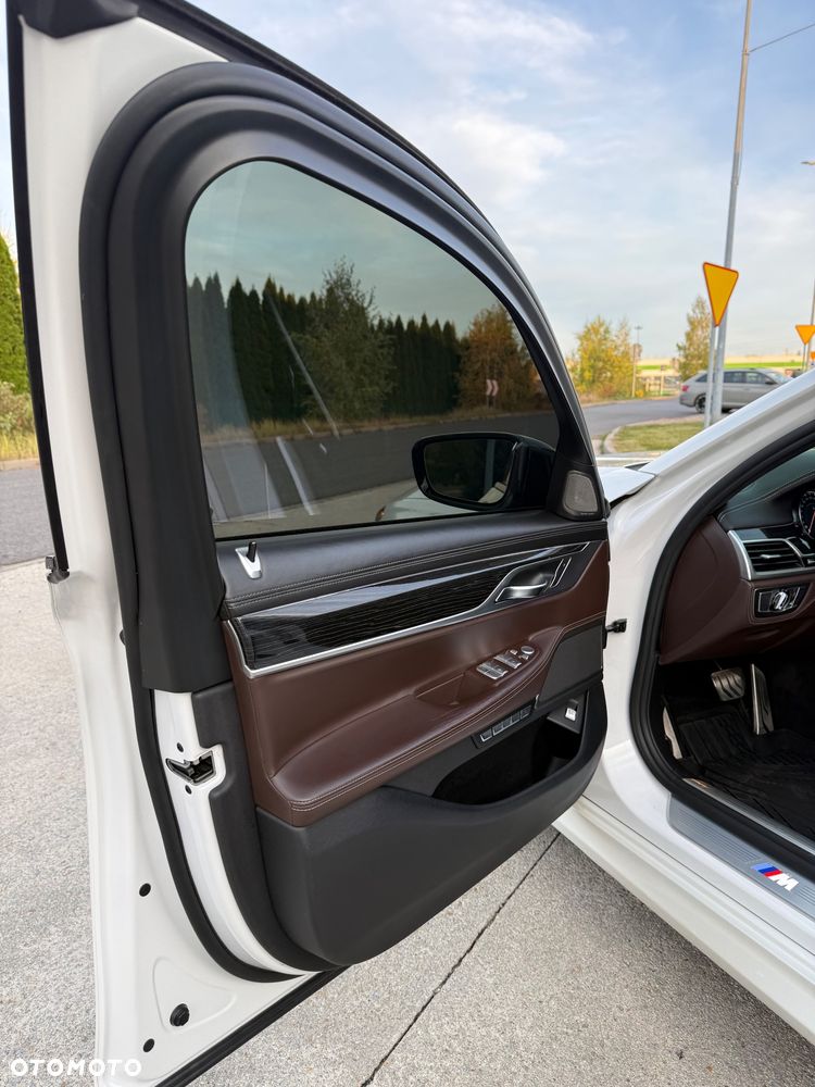 BMW Seria 7 750Li xDrive Edition Exclusive - 17