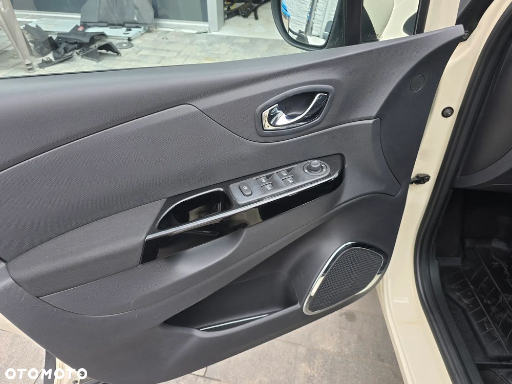 Renault Captur 1.2 TCe Helly Hansen EDC - 11