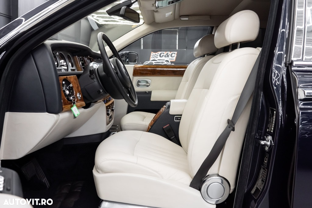 Rolls-Royce Phantom Standard - 13