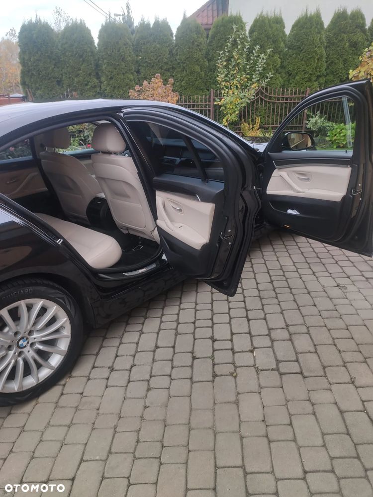 BMW Seria 5 520d Luxury Line - 9