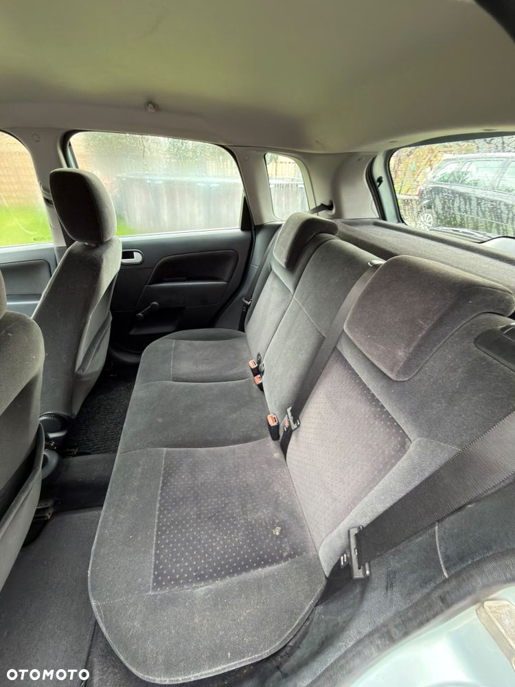 Ford Fiesta 2004 photo 4