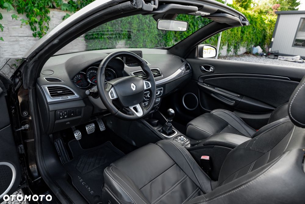 Renault Megane TCe 180 GT - 24