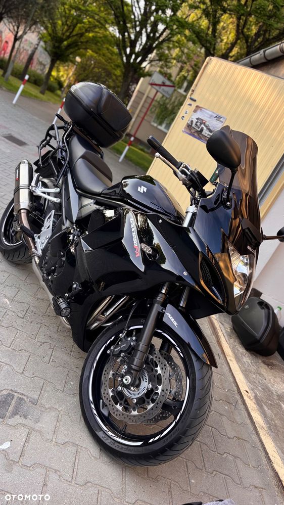 Suzuki GSX - 35