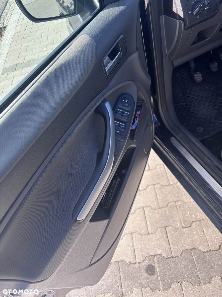 Ford Kuga 2.0 TDCi Titanium FWD - 10
