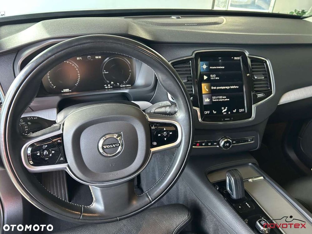 Volvo XC 90 - 9