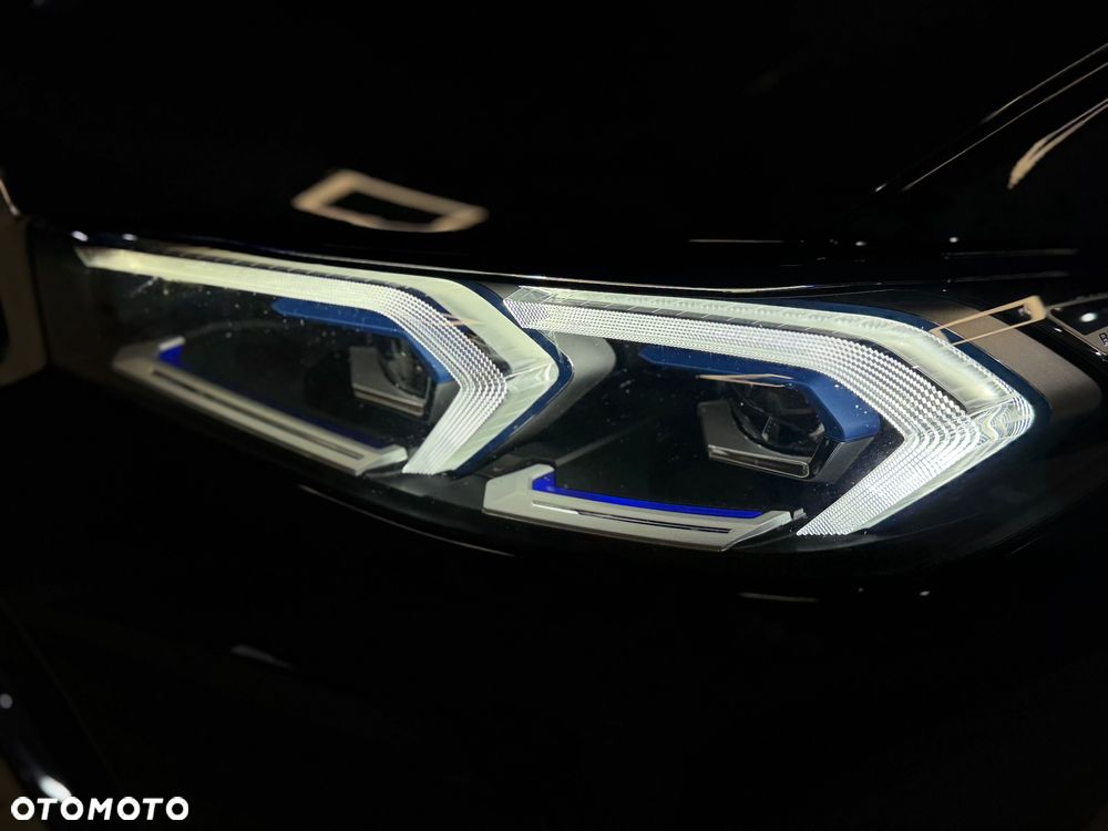 BMW Seria 3 330d xDrive mHEV M Sport - 11