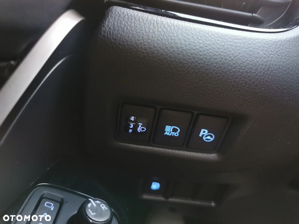 Toyota C-HR Lounge - 12