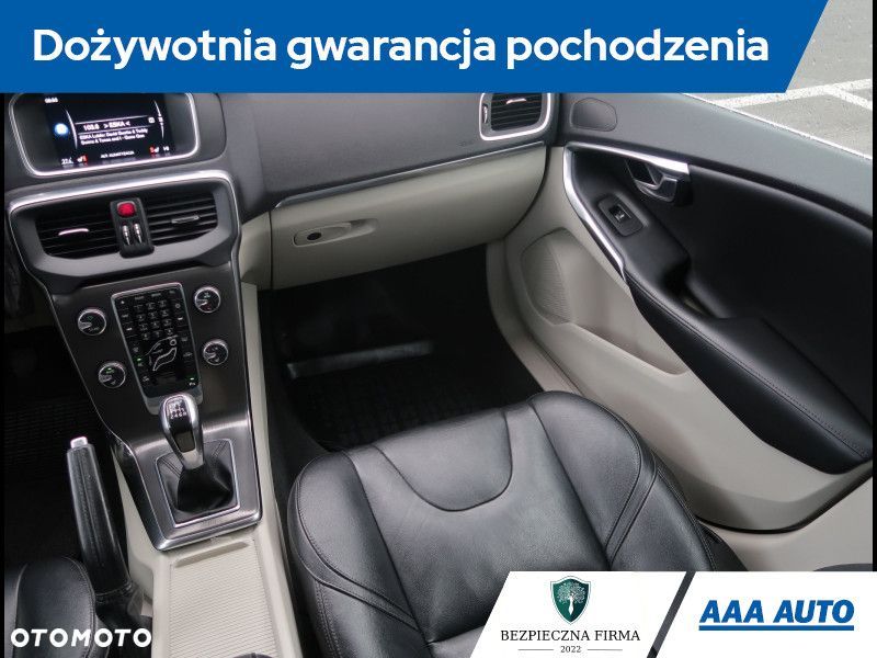 Volvo V40 - 9