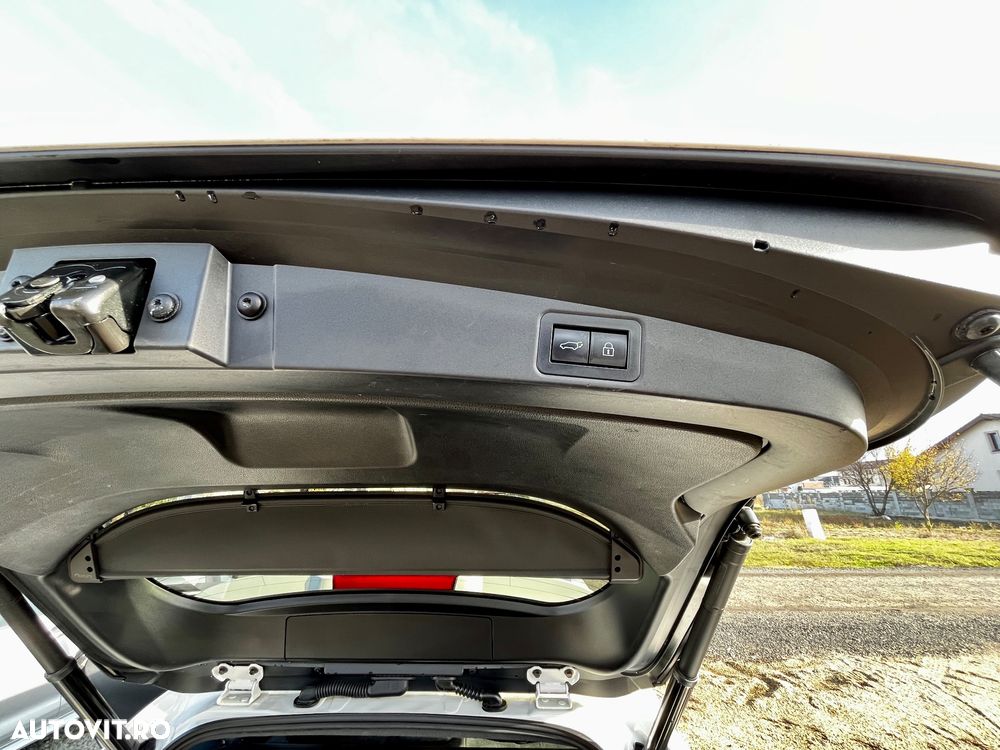 Toyota Corolla 1.8 Hybrid Club - 22