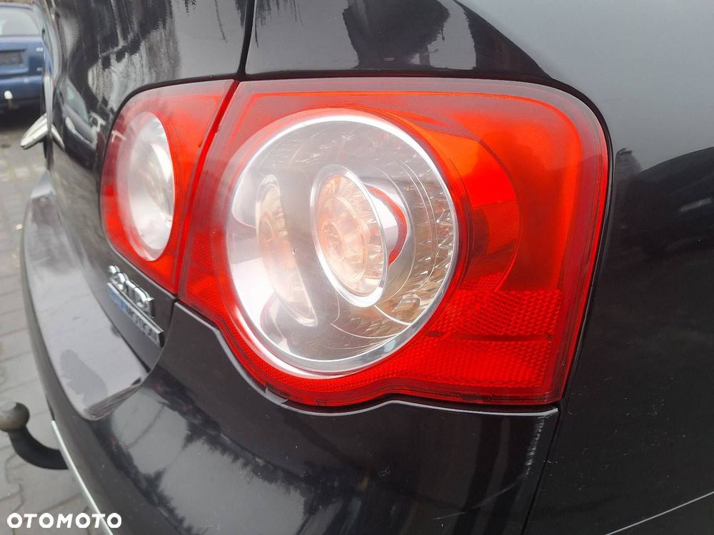 LAMPA PRAWY TYŁ VOLKSWAGEN PASSAT B6 SEDAN 3C5945093C 3C5945094C 3C5945096C - 3