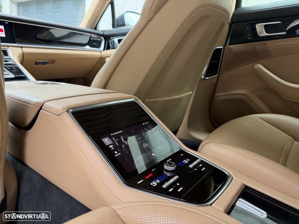 Porsche Panamera 4 E-Hybrid Platinum Edition - 13