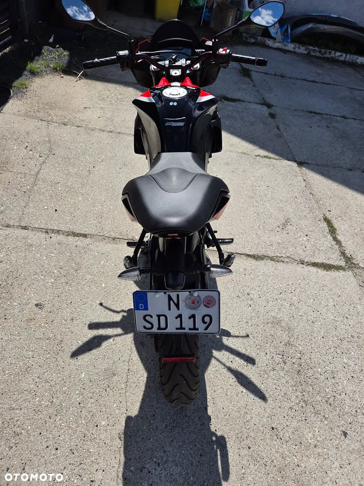 Aprilia Tuono - 9