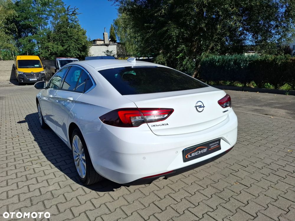 Opel Insignia - 11