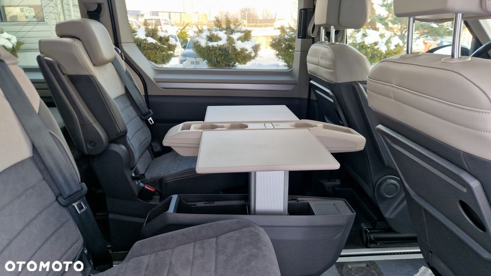 Volkswagen Multivan - 10