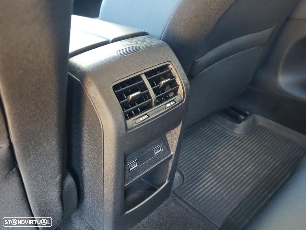 Peugeot 308 1.5 BlueHDi Allure EAT8 - 37