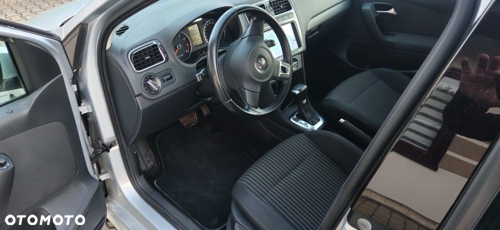 Volkswagen Polo 1.4 16V Comfortline DSG - 9