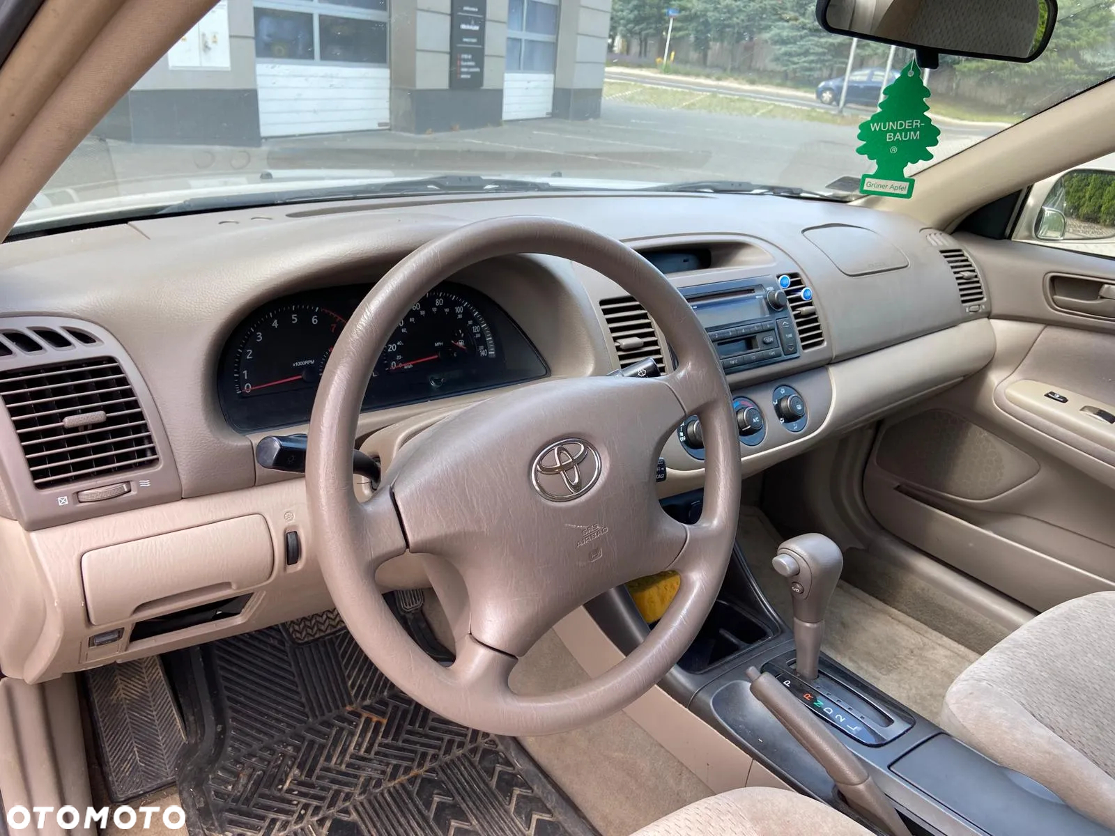 Toyota Camry 2.4 XLE - 10