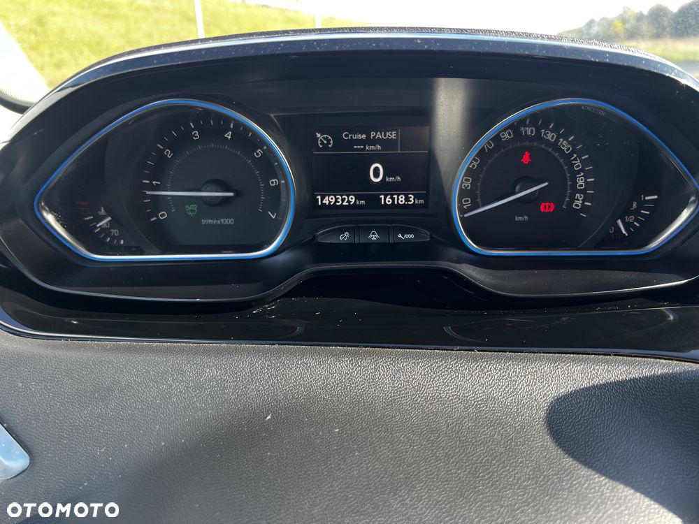Peugeot 208 155 THP Allure - 10