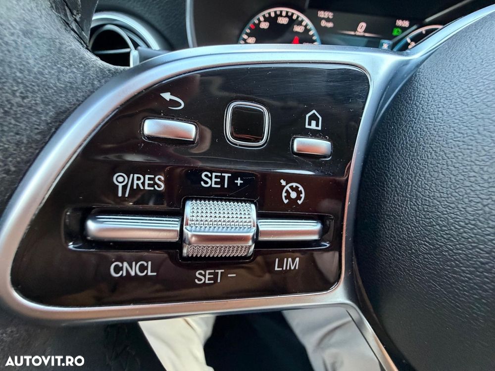Mercedes-Benz C - 9