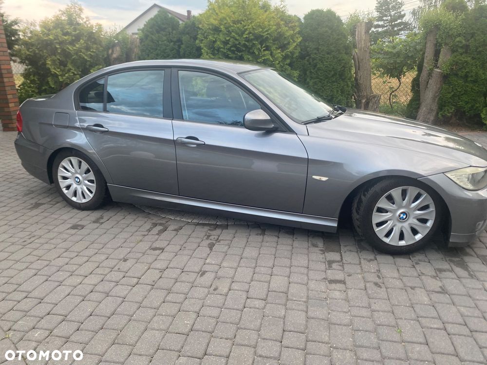 BMW Seria 3 318d Sport Line - 8