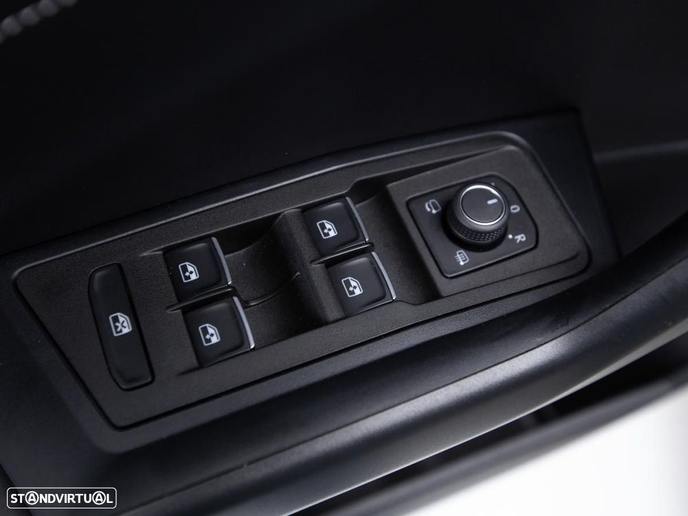VW T-Roc 1.5 TSI R-Line DSG - 16