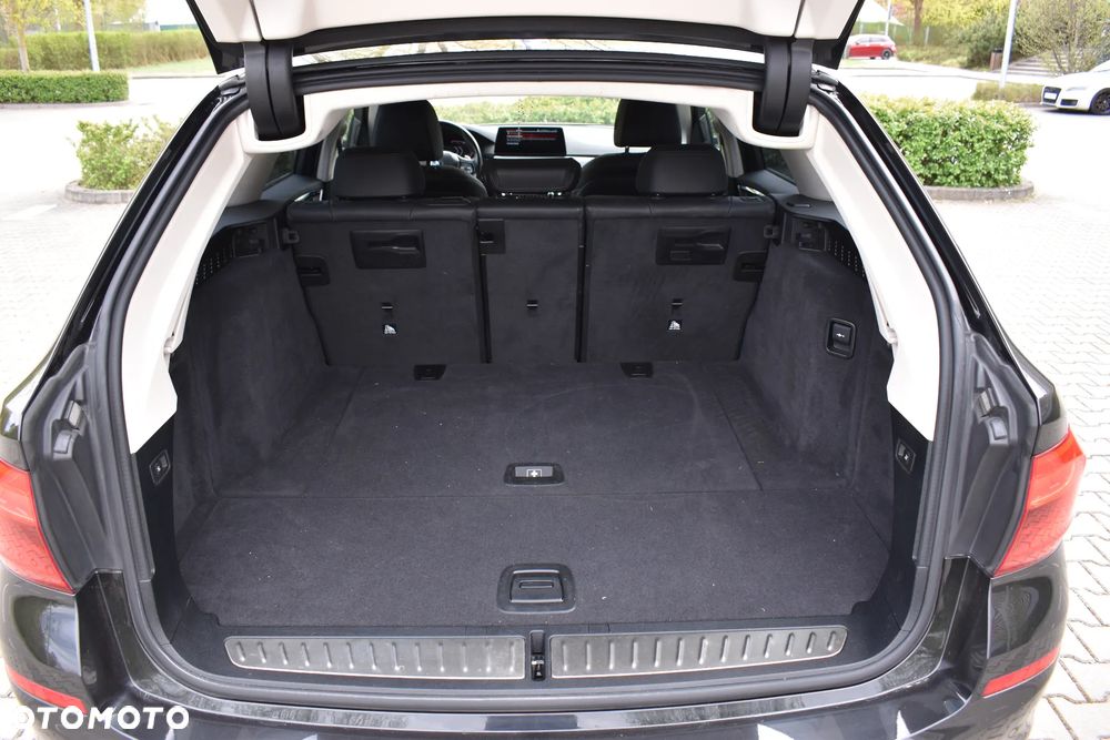 BMW Seria 5 518d Sport Line sport - 36