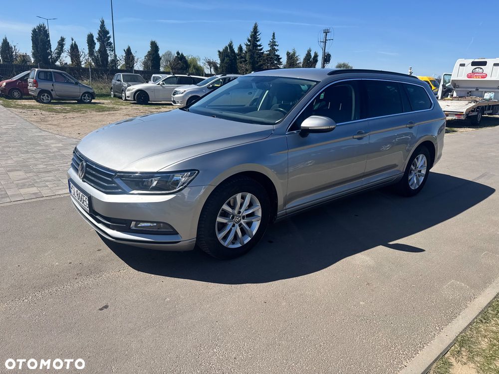 Volkswagen Passat 2.0 TDI SCR DSG Trendline - 4