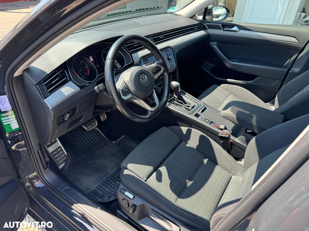 Volkswagen Passat 2.0 TDI SCR DSG Comfortline - 12