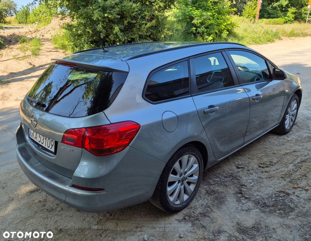 Opel Astra 1.4 Turbo Design Edition - 4