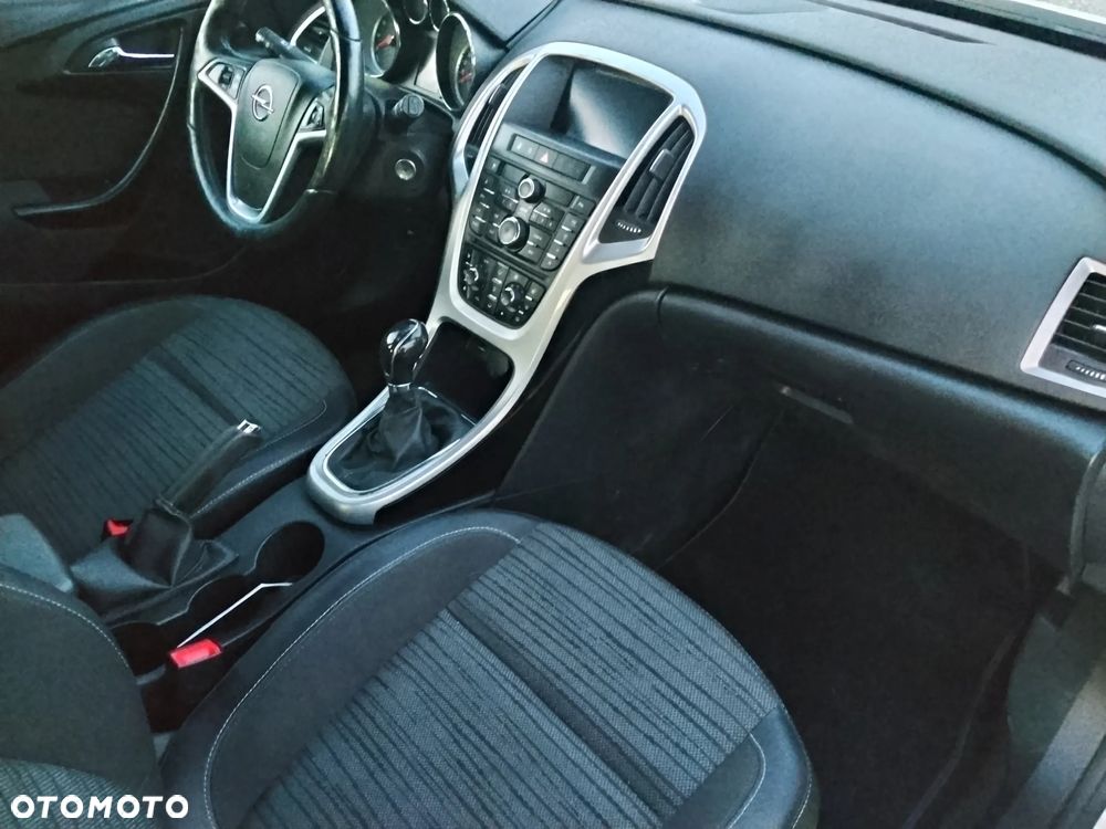 Opel Astra 1.4 T Cosmo - 24