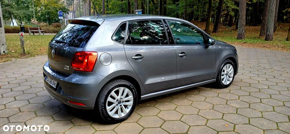 Volkswagen Polo 1.4 TDI (Blue Motion Technology) Comfortline - 8