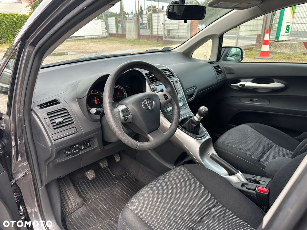Toyota Auris - 15