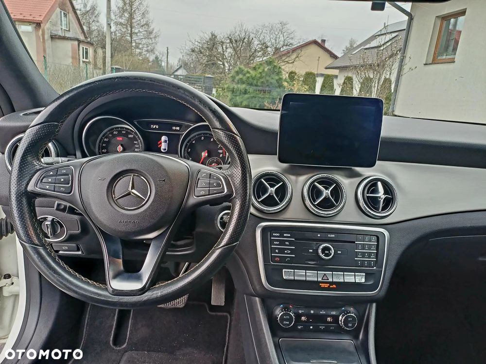 Mercedes-Benz CLA 250 4-Matic - 18
