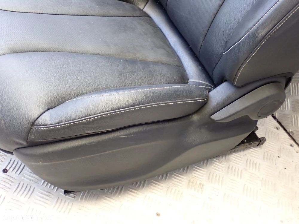 MG MG5  FOTEL PRZEDNI PRAWY / LEWY ORAZ KANAPA TYLNIA SKÓRA KOMPLET - 8