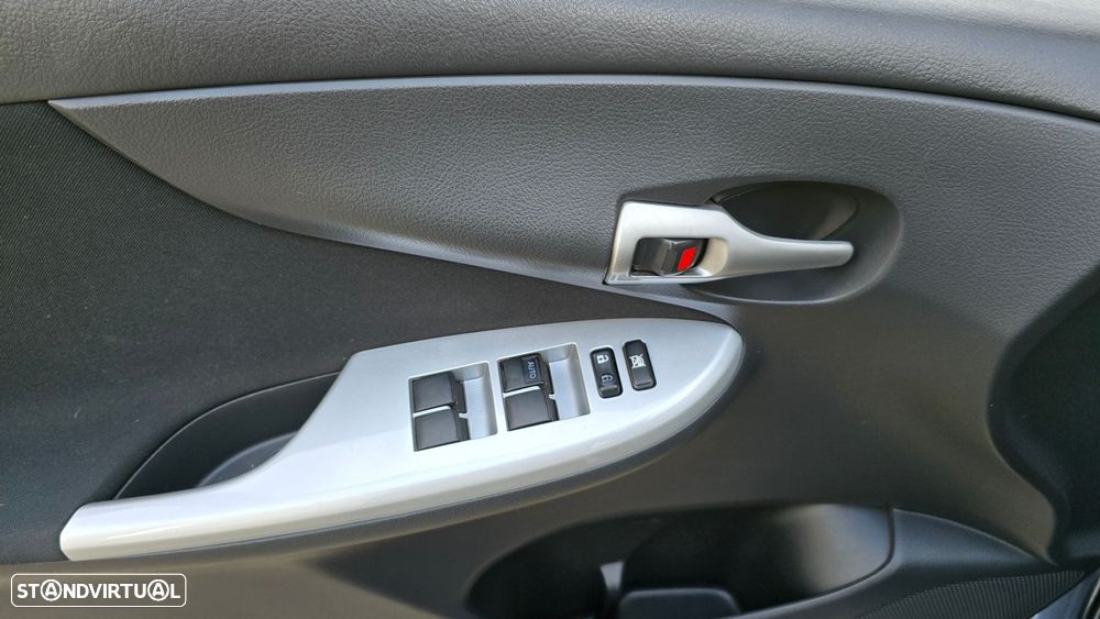 Toyota Corolla 1.4 D-4D - 8