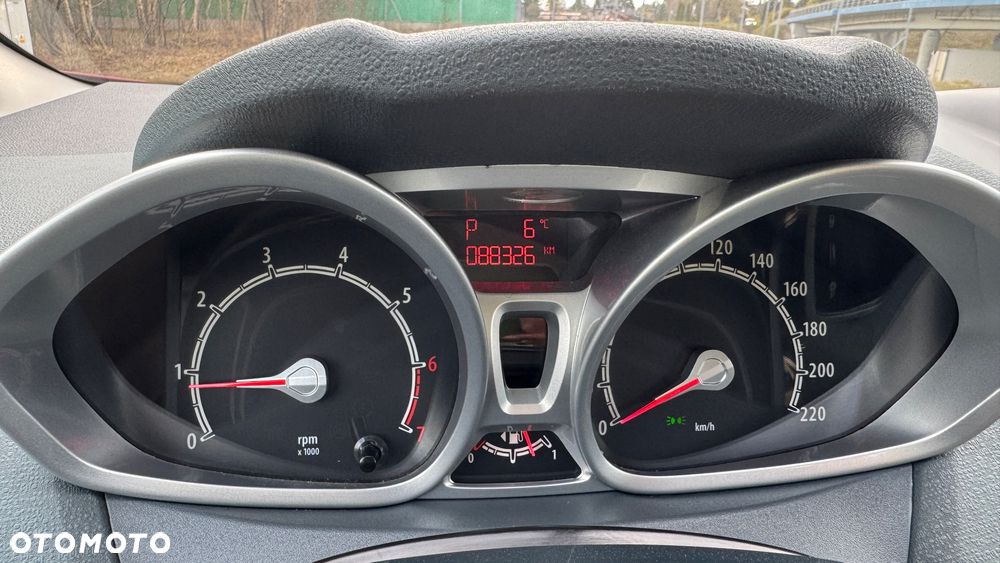 Ford Fiesta 1.4 Autom Champions Edition - 22