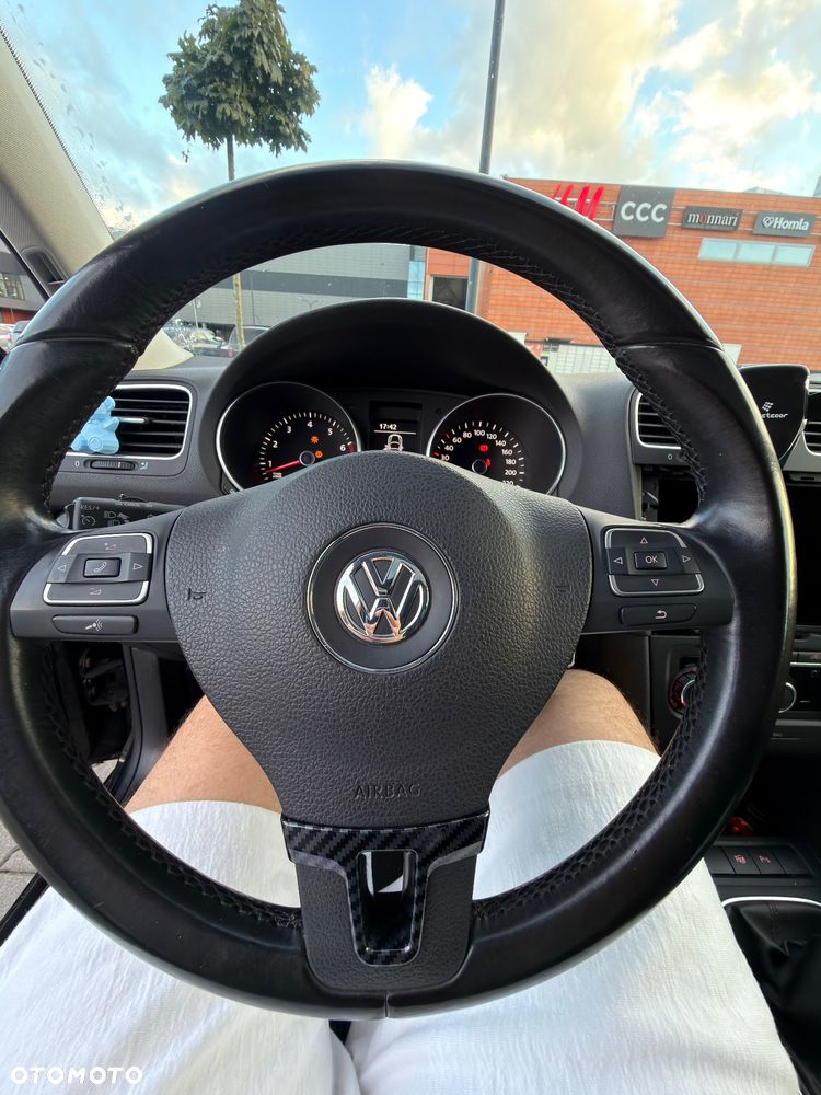 Volkswagen Golf - 8