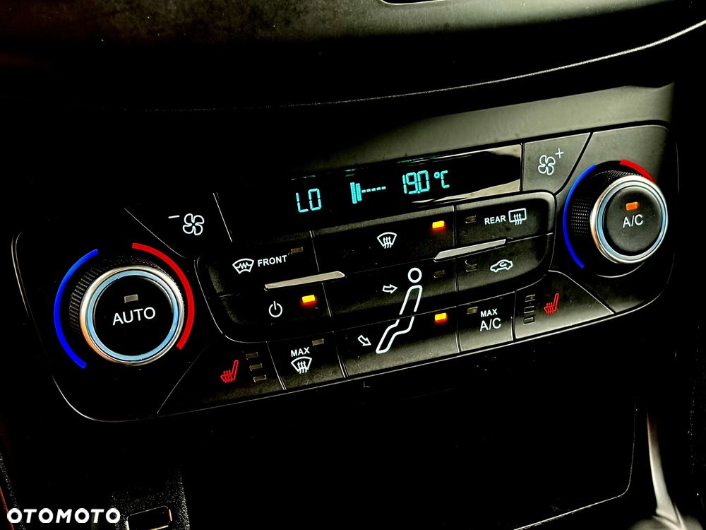 Ford Focus 1.5 EcoBoost STart-Stopp-System TITANIUM - 21