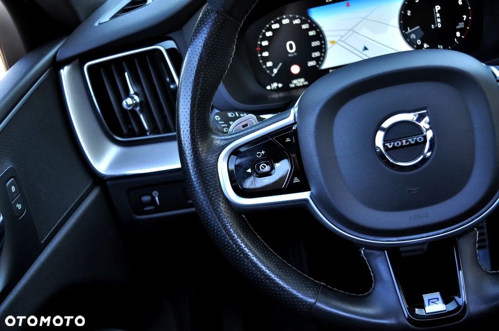 Volvo XC 60 T5 R-Design - 32