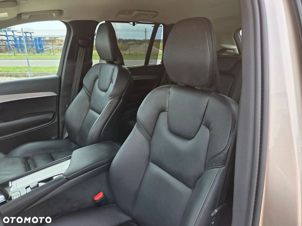Volvo XC 90 B5 D AWD Plus Bright - 31